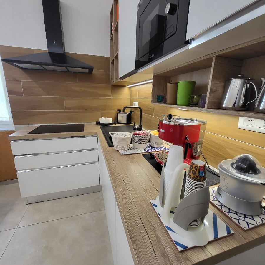 B&B Salerno Urban Suite 57 ภายนอก รูปภาพ